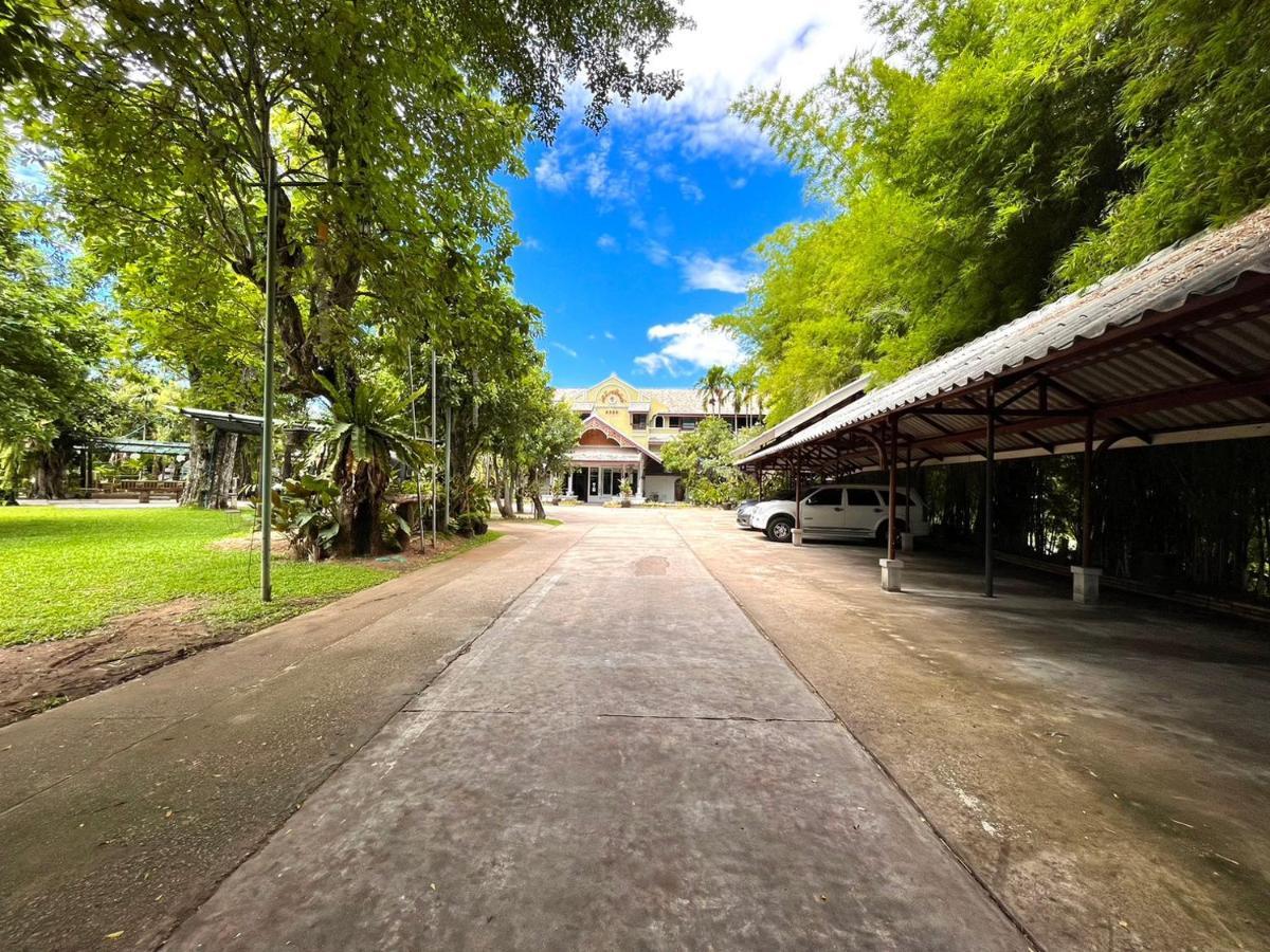 Rommai Greenpark Lampang Exterior foto